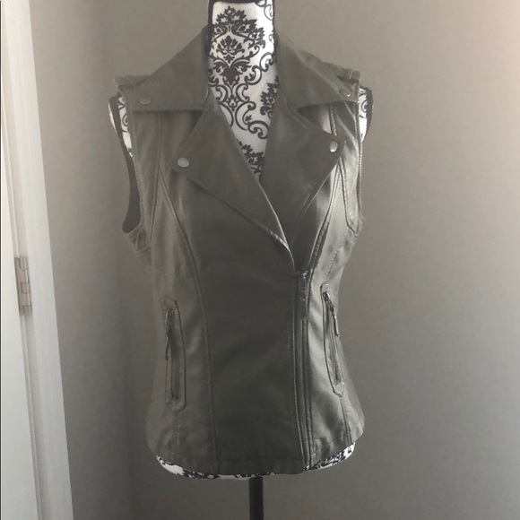 Women’s Max Edition Vest - Picture 1 of 5